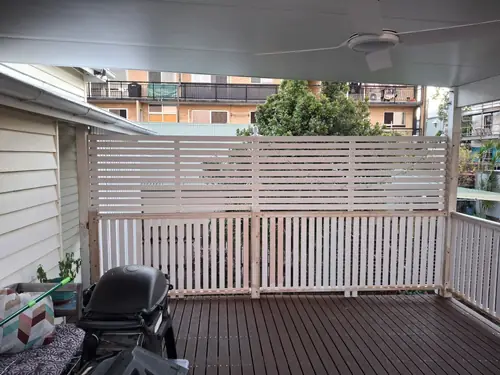 From an uneven deck , I've replaced all the old joists and adjusted each of them to make the deck straight . Replace the old balustrades with new ones and added an insulated roof with a fan and a light integrated .