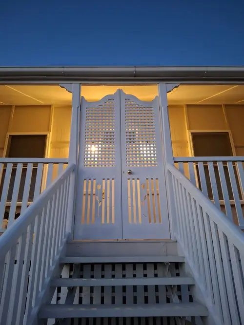 Lattice doors replacement with new hardware