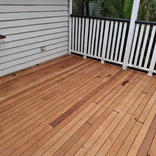 Replacement of a deck with it's structure. All the joist have been replaced with f14 hardwood painted with 1 coat of dulux primer and 2 coats of dulux weathershield prior to be installed. The decking boards are kwila. We also replaced a step and a post on the stair.