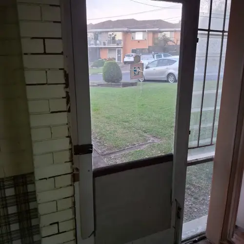 Replacement of a door that has been eaten by termites. We also replace a jamb and fix some parts with hardwood.