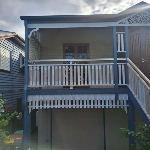 New balustrades and battens for this queenslander house, all in hardwood