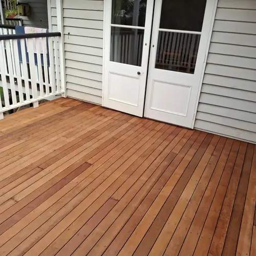 Replacement of a deck with it's structure. All the joist have been replaced with f14 hardwood painted with 1 coat of dulux primer and 2 coats of dulux weathershield prior to be installed. The decking boards are kwila. We also replaced a step and a post on the stair.