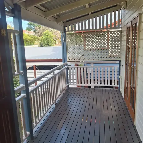 New balustrades and battens for this queenslander house, all in hardwood
